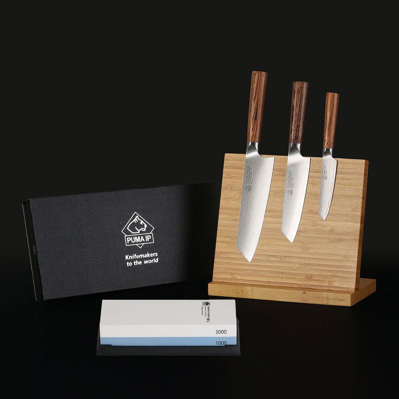 PUMA IP set of 3: 7” Santokumesser + 5.5” Santokumesser + Office 4” Schälmesser aus Japanischem VG-10 Damaststahl mit Griff aus Nussbaum-Pakkaholz mit Magnet-Bambus Messerhalter und Wasserschleifstein