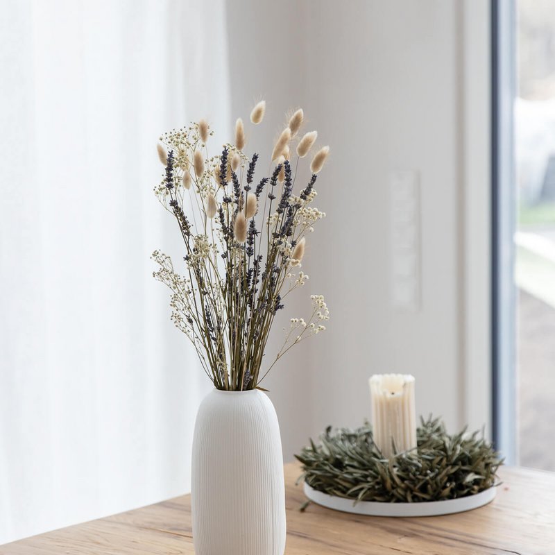 Lavender Dreams: Tørret blomsterbuket i beige-lilla