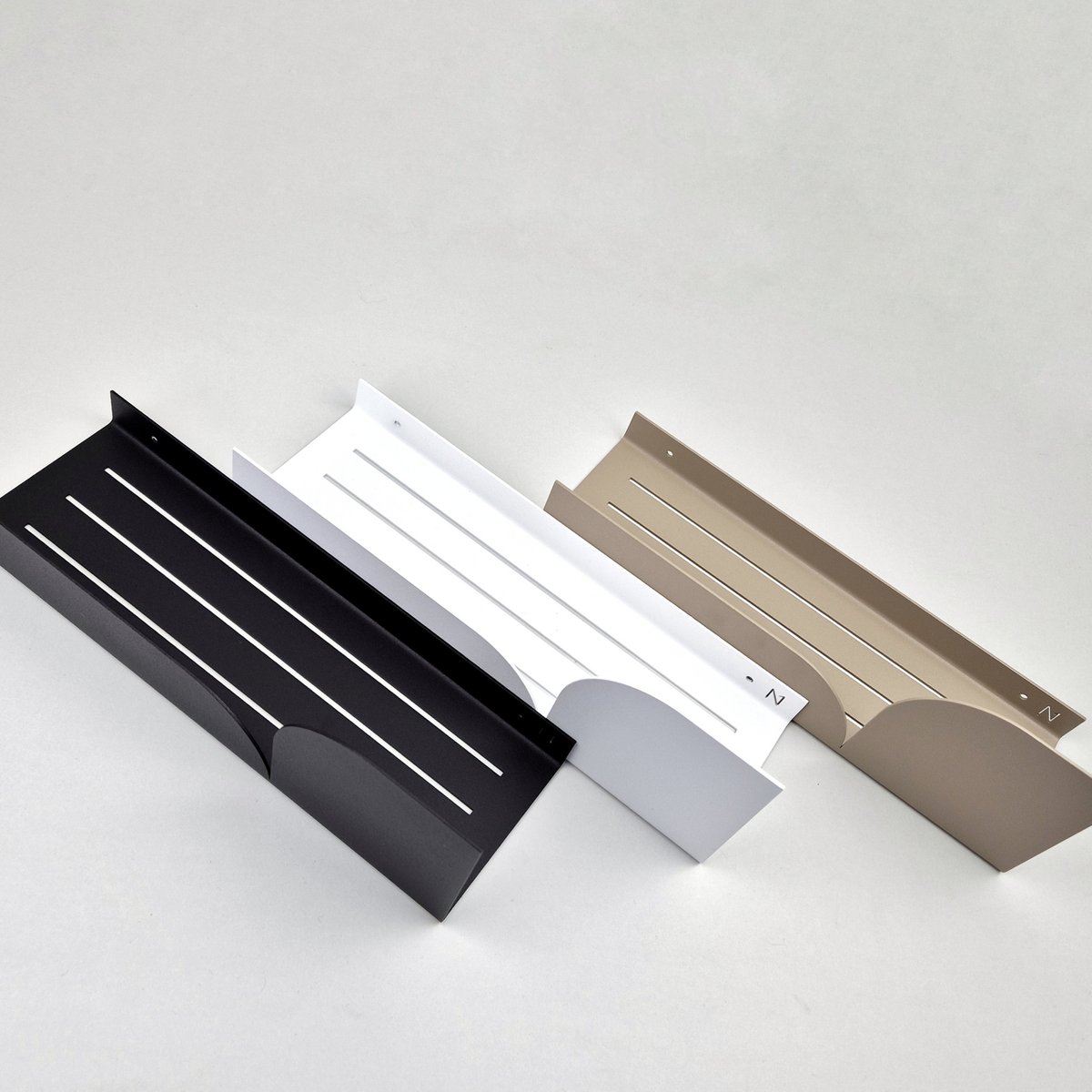 Lille bruser hylde bauhaus, hvid, beige eller sort