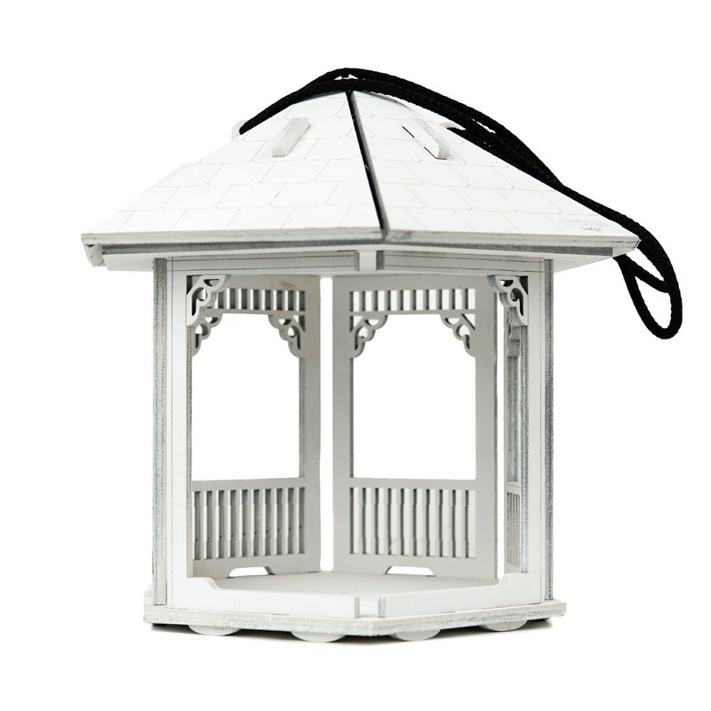 Mangeoire à oiseaux blanche en forme de gazebo