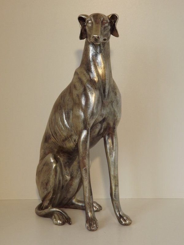 Sleak sitting silver dog polyresin