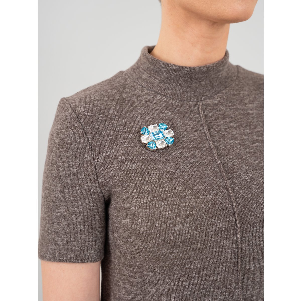 Broche Vega