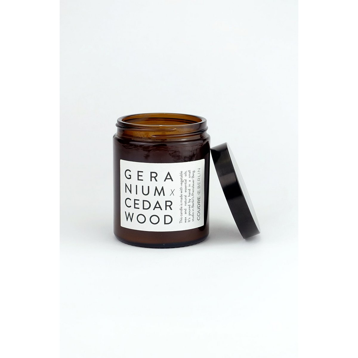 geranium x cedarwood / ESSENTIALS scented candle