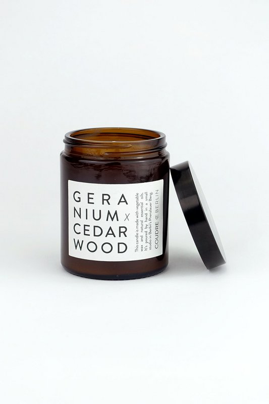 geranium x cedarwood / ESSENTIALS Duftkerze