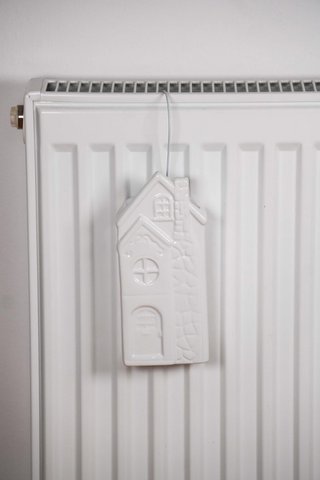 Ceramic humidifier house white Isabelle Rose