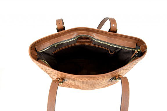 Sac femme en cuir longueur 33 cm x hauteur 23 cm