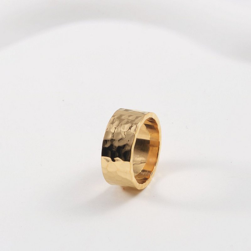 Ankareeda - Hammered Wedding Band Gold
