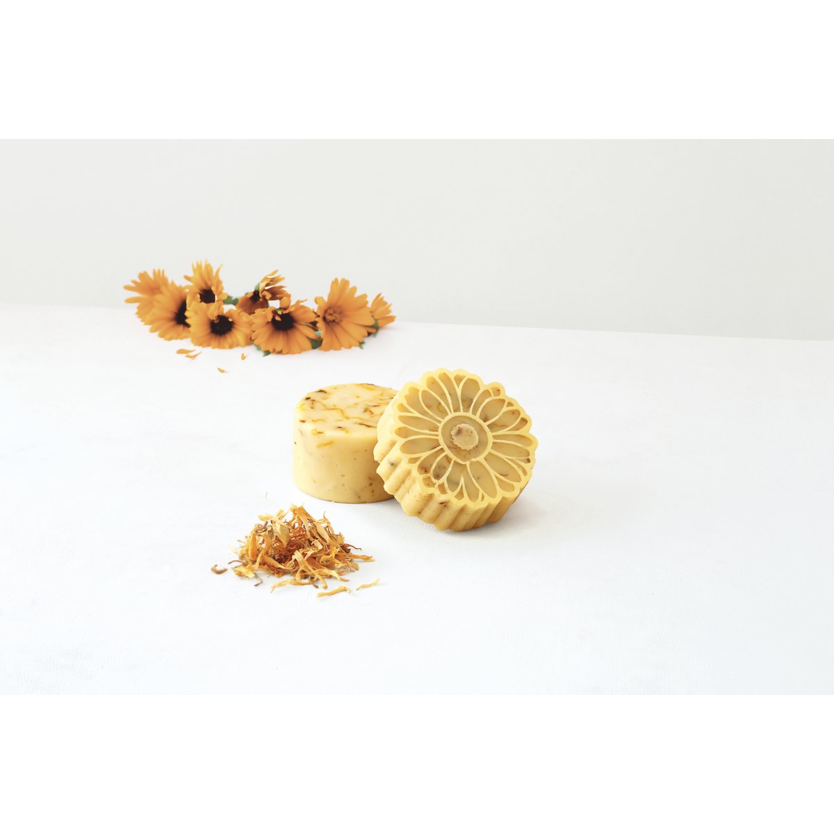 KIT DIY SAVON A L'AMANDE ET CALENDULA