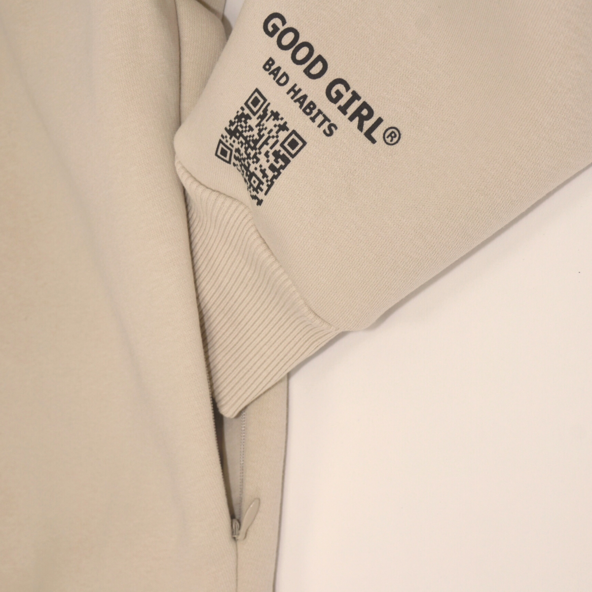 Hoodie "BAD GIRLS GO TO PARIS" - Beige