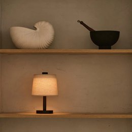 Rover dunkelbraune wiederaufladbare Holzlampe