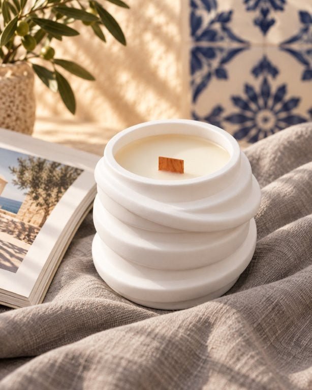 LAVURI TWISTER Candle Vanilla CUP – handgemachte Sojawachskerze