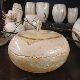 Vaso coperto, scatola, H= 12 cm, P= 11 cm, esemplare unico, fatto a mano