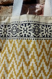 PACKUNG MIT 4 EINHEITEN – BAUMWOLLTASCHEN MIT BLOCKDRUCK, KOLLEKTION VALLDEMOSA
