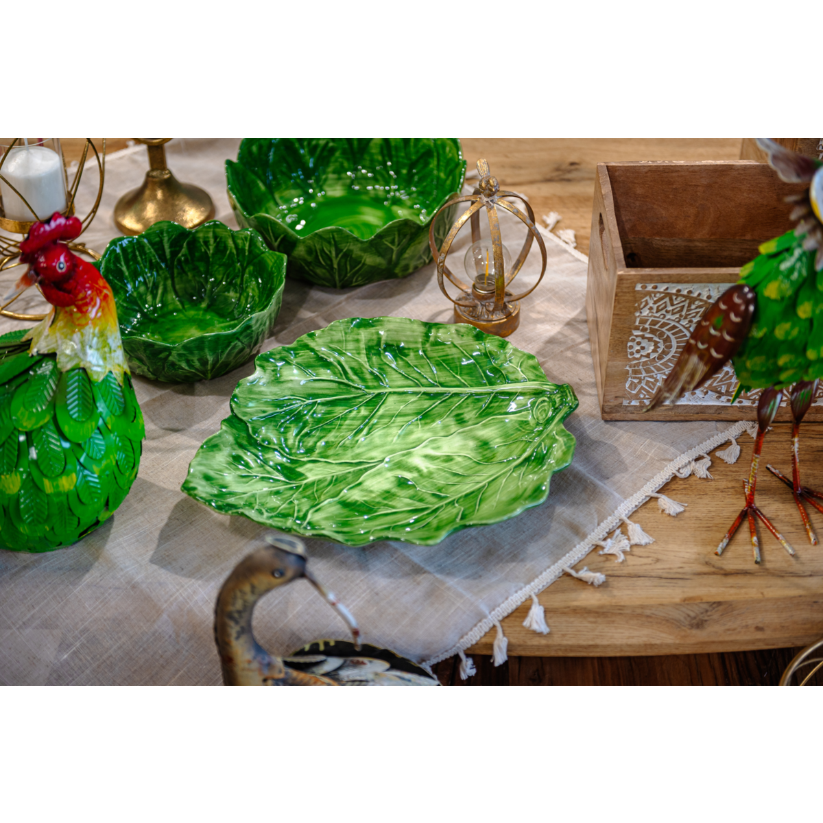 Plato de cerámica con forma de hoja de col verde Made in Italy, diámetro 38 cm