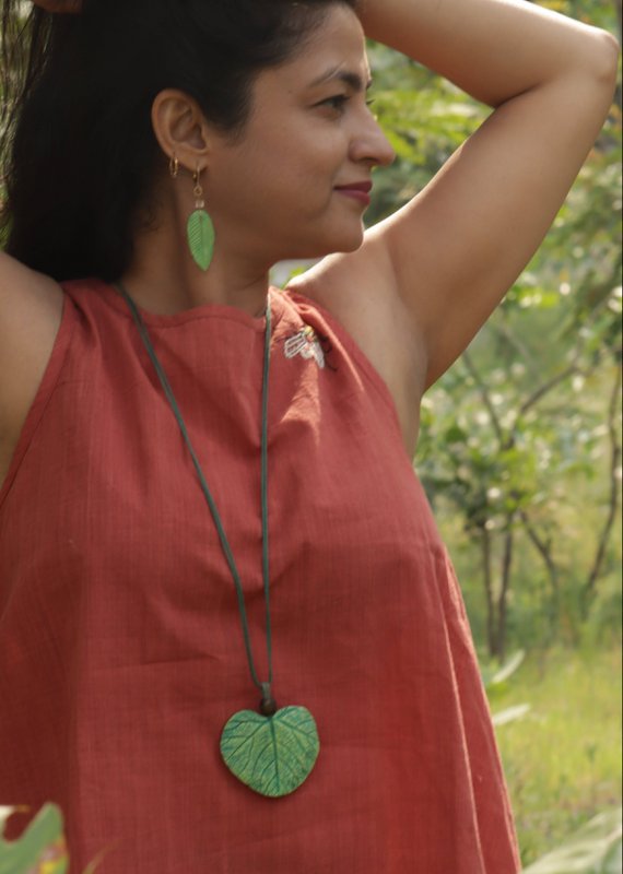 Collar colgante | Papel maché Hoja Hecho a mano Pintado a mano