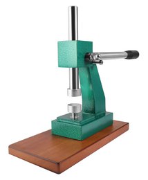 Gehäuseschließer mit Holzboden