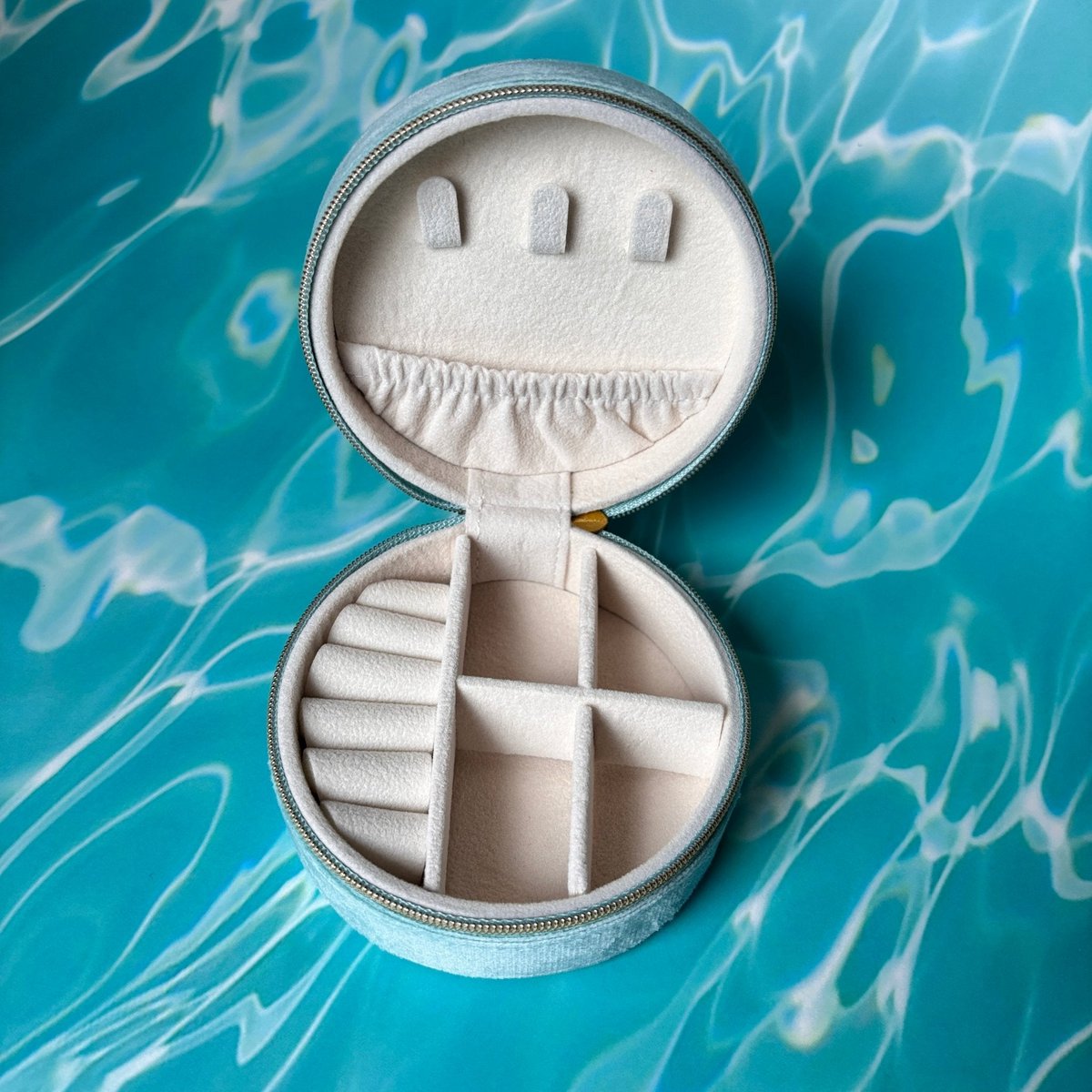Light Blue Travel Jewelery Box with Shell