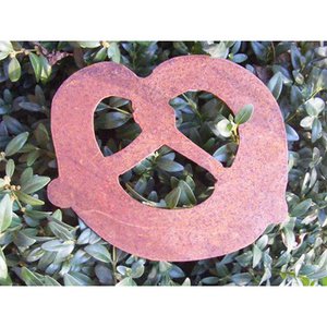 Patina hanging decoration pretzel | Rust decorative pretzel made of metal | 13cm x 15cm