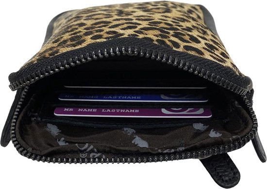 Lædertelefonpose Ladies Black With Tiger Print - Stilfuld taske lavet af ægte læder med justerbar skulderrem, ideel til at bære din telefon.