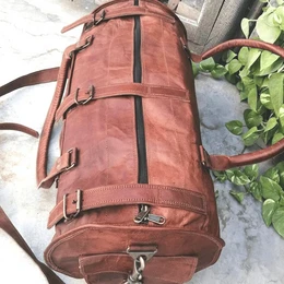 Voyager "Edge" in pelle marocchina fatta a mano – Borsone espandibile artigianale da 24" (60 cm) con organizzazione a tre tasche
