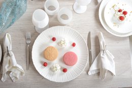 Flora White Presentation Plate 31.8x31.8x2.7cm