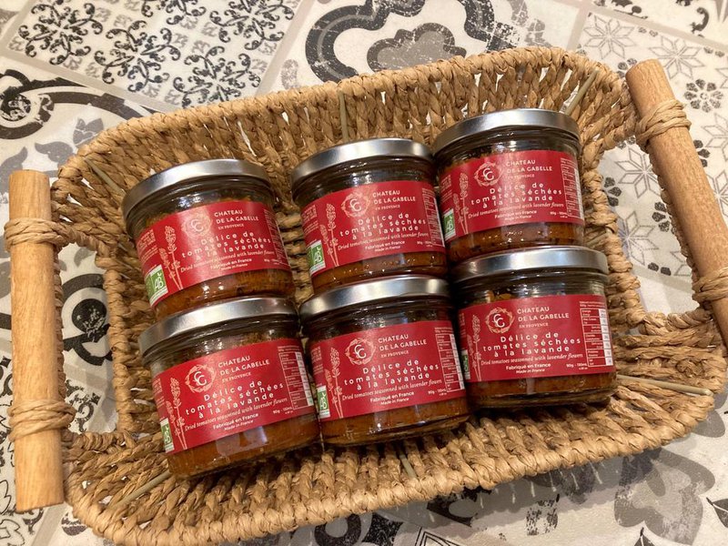 Sun-dried tomato delight with organic lavender flowers
