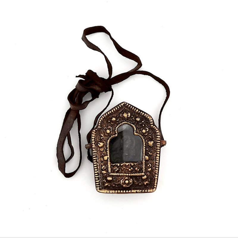 Amulet Holder | statue
