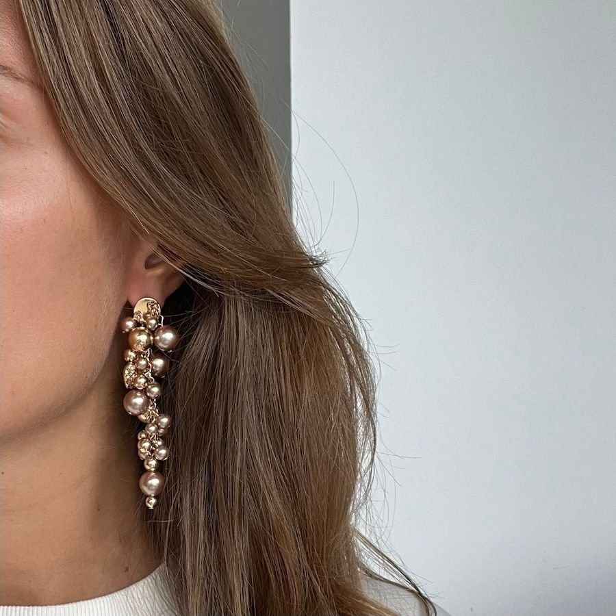 Ultimate Pearl Earhangers Gold
