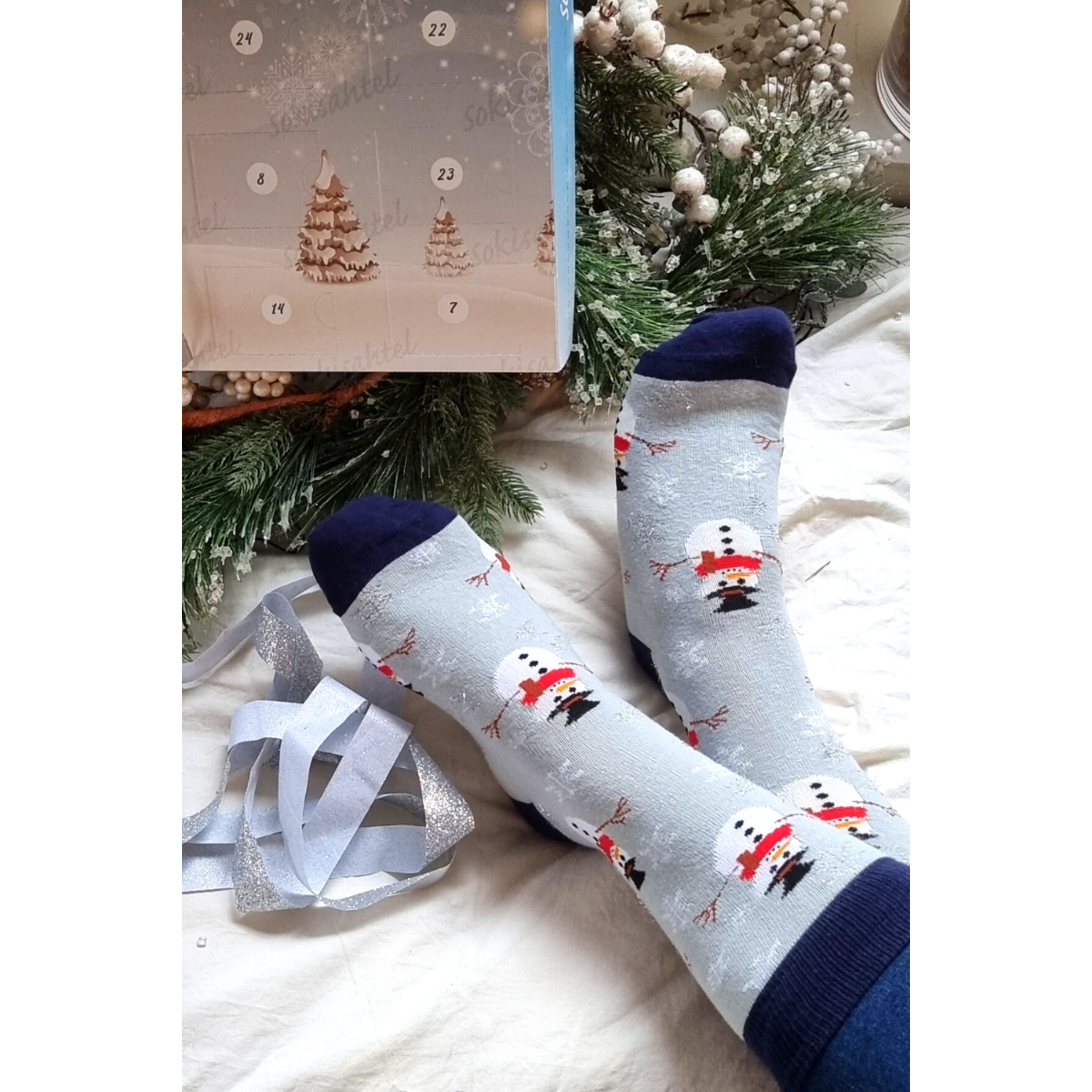SNOW FUN Calcetines de algodón gris con muñecos de nieve