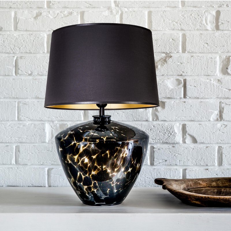 Bordlampe af glas, pæreformet, stor, plettet med sort lampeskærm