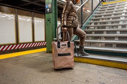 Hulkenbag Medium Rosegold z wbudowaną osłoną