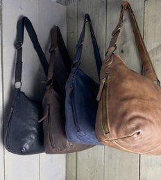 Crossbody -Umhängetasche schwarzer echter Leder Arrigo