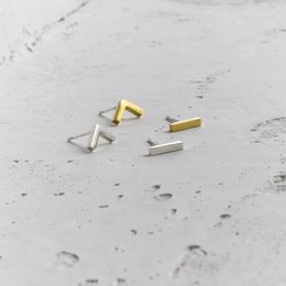 Zweifarbige Steg- und Winkelbolzen-Kombination