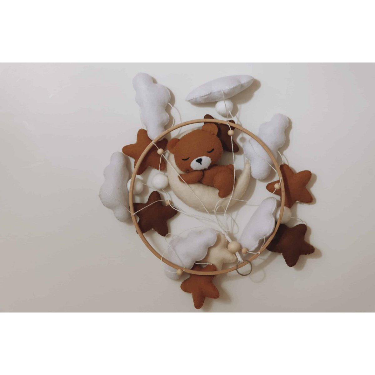 Handgemaakte Slapende Teddybeer Muziekmobiel - Boxmobiel - Baby mobile - mobile wickeltisch