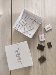 Reusable chalkboard chocolate box©