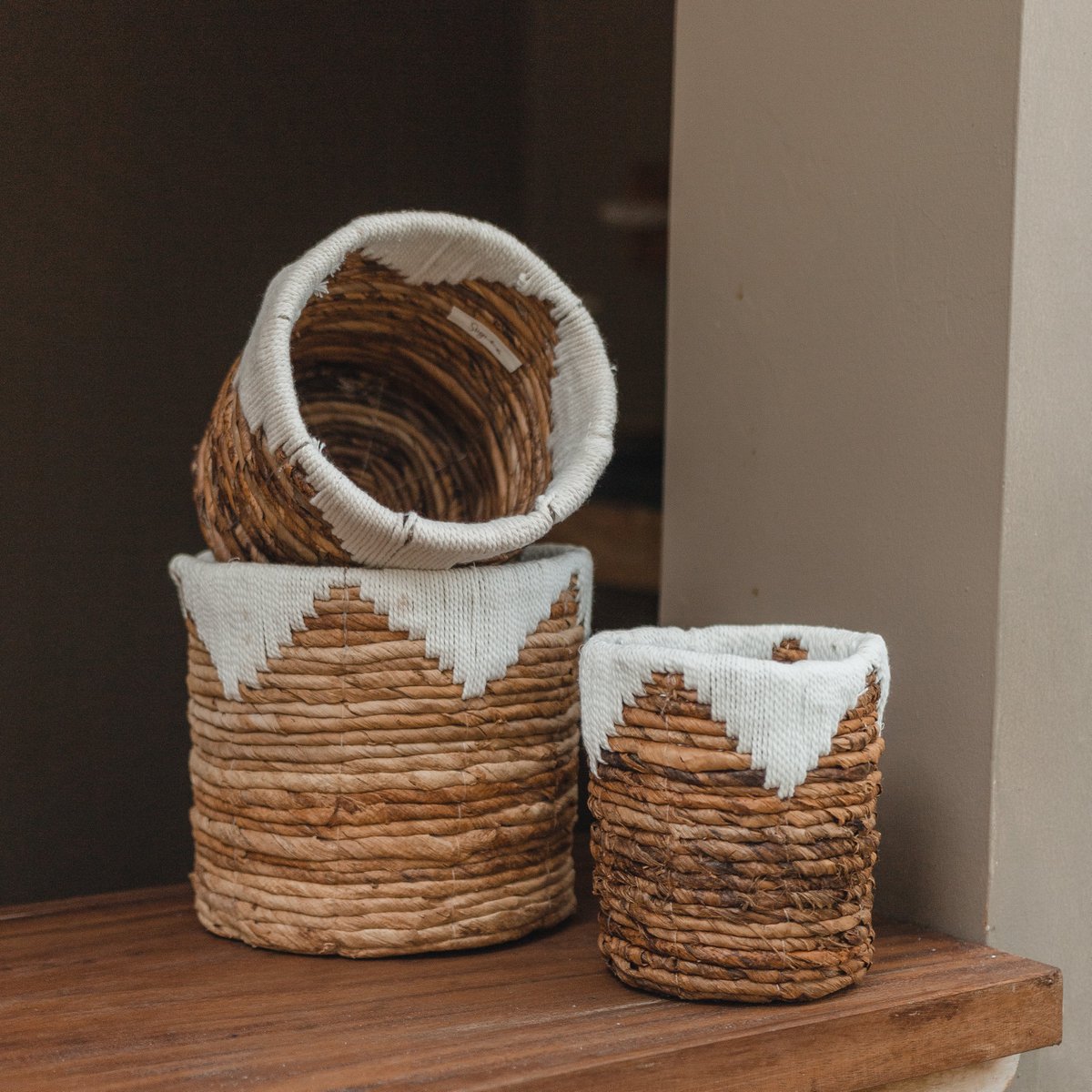 Lille søgræskurv MENIK | Plantekurv | Vævet Boho kurv | Plantekasse | Rund blomsterkurv | Macrame kurv