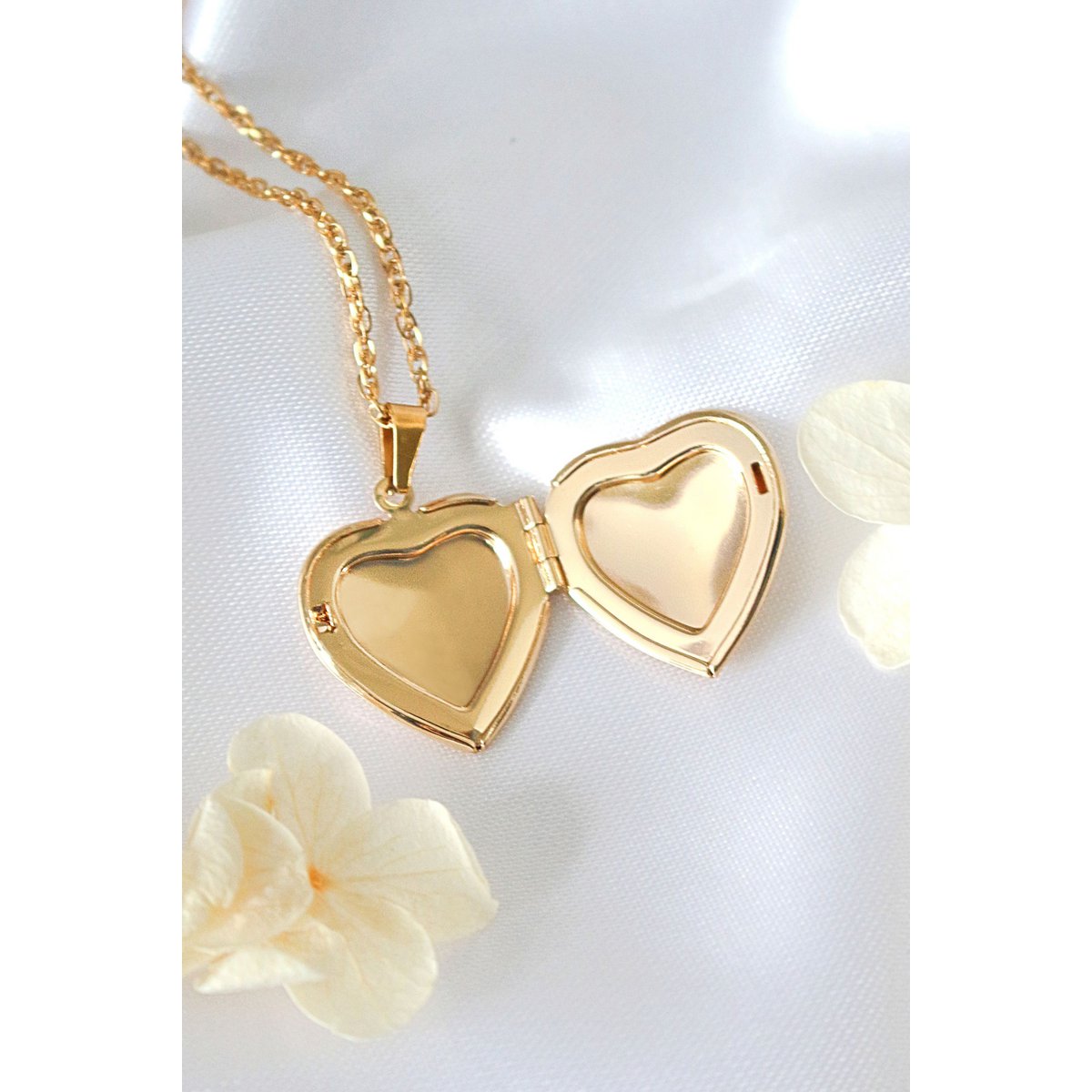 Collana con medaglione a cuore con specchio CZ 24K