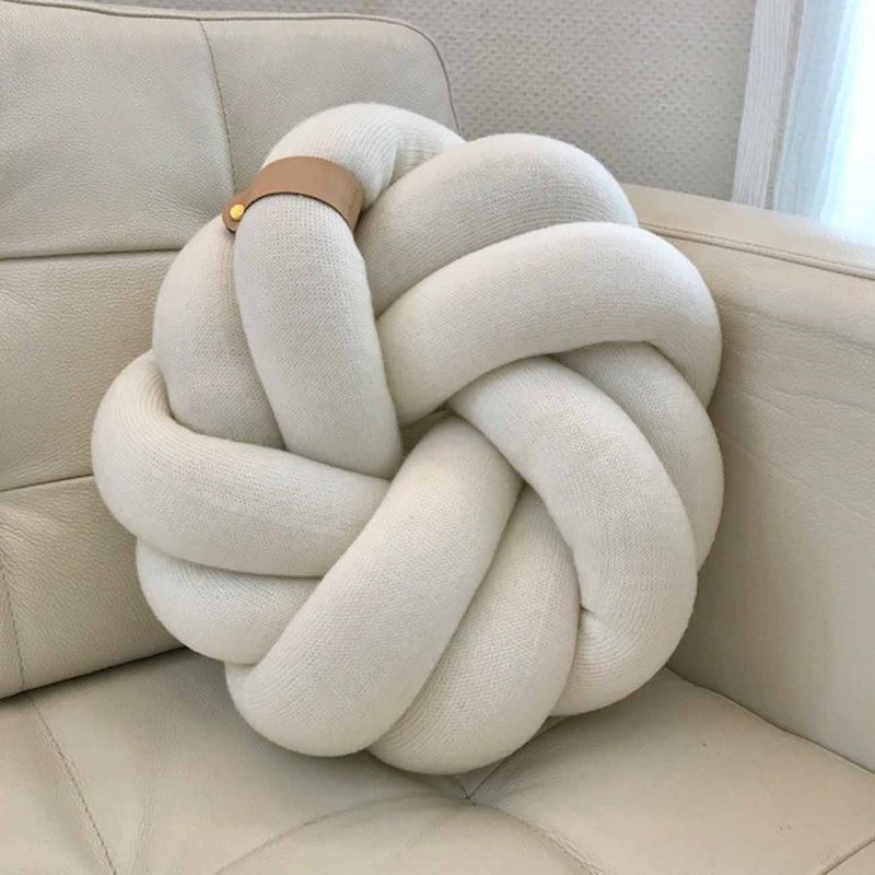 Knot cushion Blossom, snow white