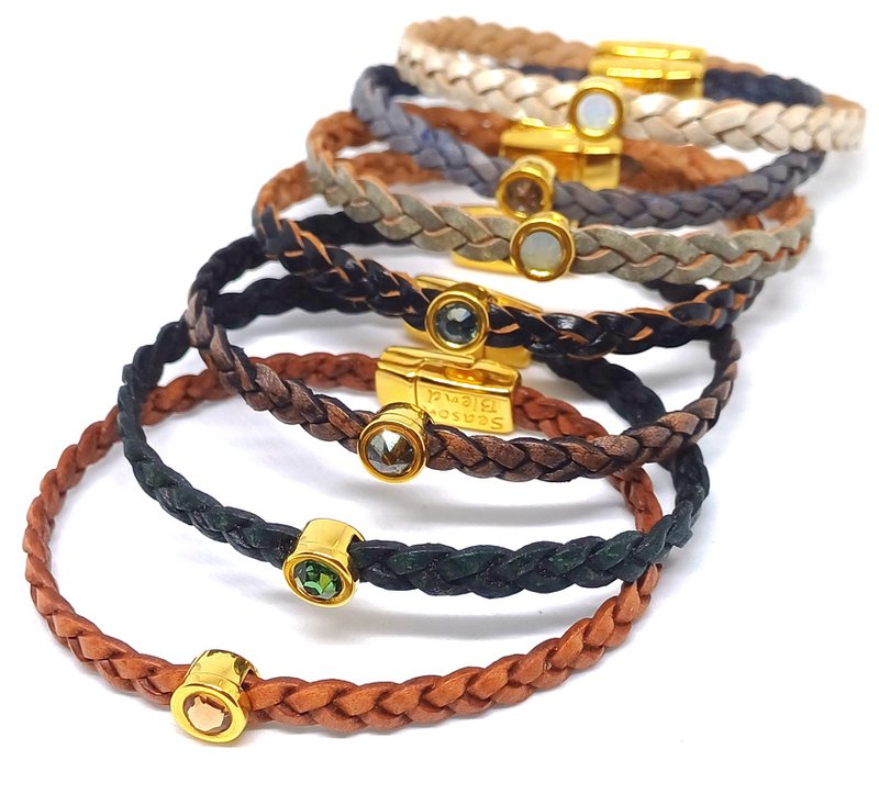 Bracciale corto in pelle intrecciata placcato oro 24 carati