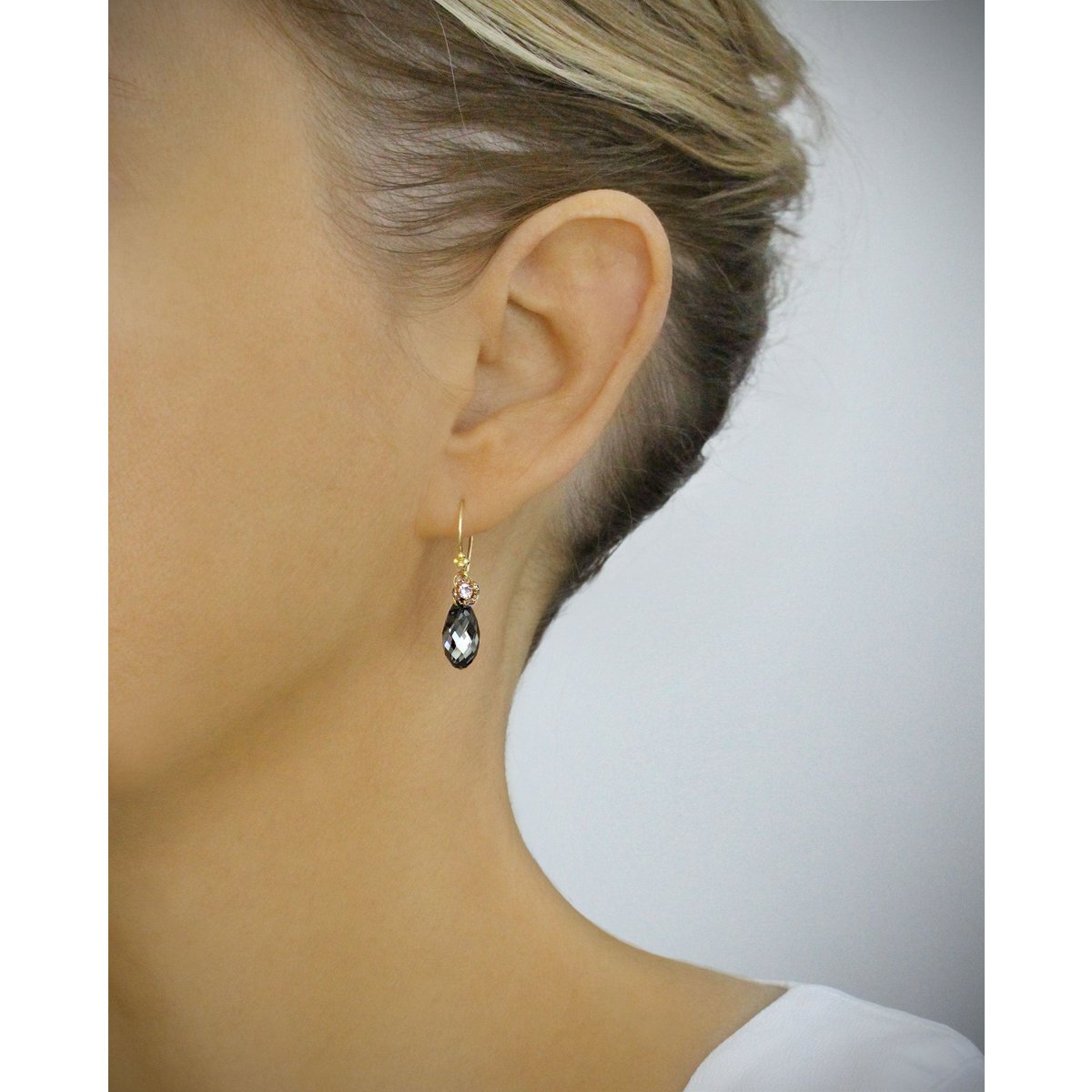 Pendientes bañados en oro de 18 quilates con gotas de cristal "Black Silver Night"