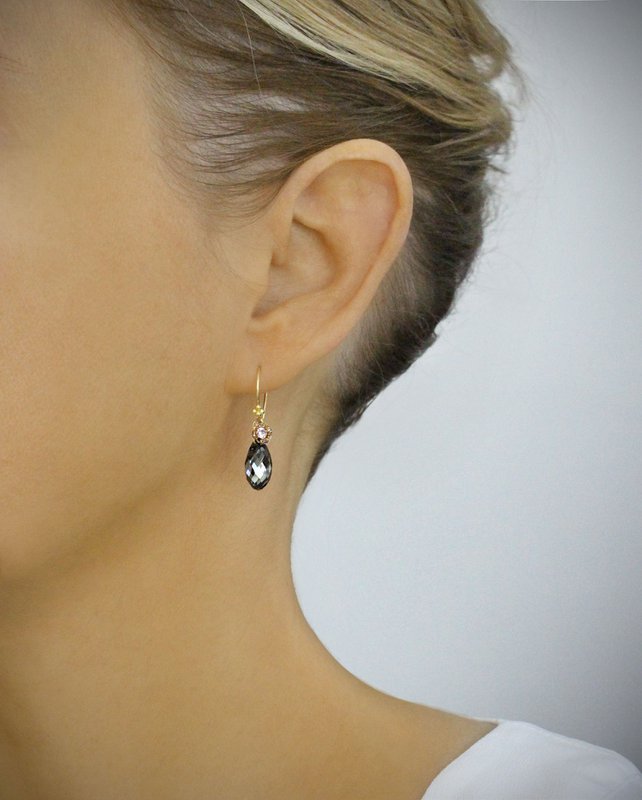 Pendientes bañados en oro de 18 quilates con gotas de cristal "Black Silver Night"