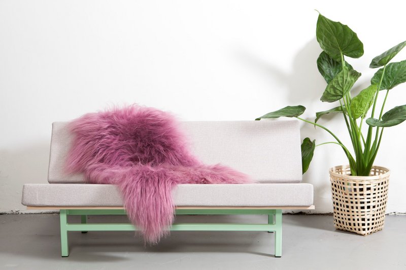 SHEEPSKIN ICELANDIC DARK PINK 90-110cm
