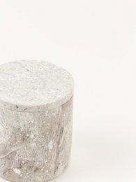 Kleine zylindrische Box aus Stein mit Natursteindeckel
