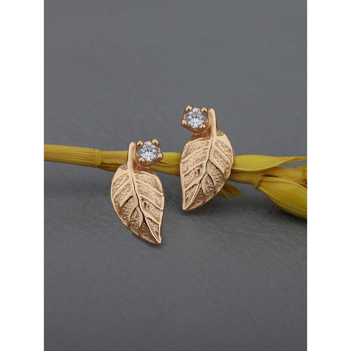 Stud Earrings | CZ Leaf Petite Sterling Silver 18kt | Gold