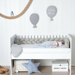 Bettumrandung grau geflochten gestrickt