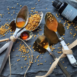 "Combined honey box 400gr, 12 units, golden amber liquid, variety pack, natural sweetener"