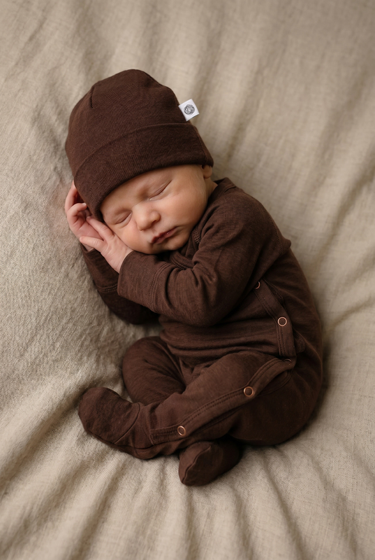 Playsuit / Strampler aus Wolle – Merinowolle – Schokoladenfondant