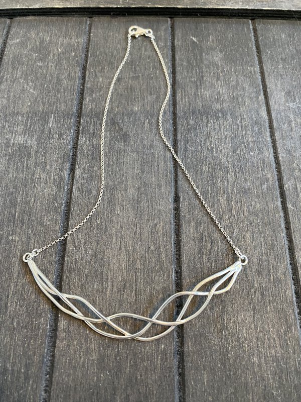 Silver tangle necklace