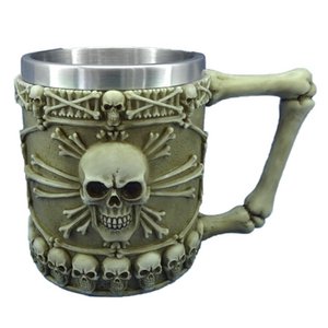 Decorative Skull & Bone Tankard with Bone Handle