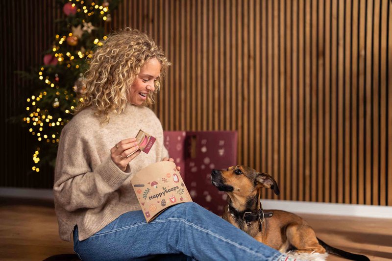 Plastic-free, Luxury Gift Packaging with cheerful design - version 2023